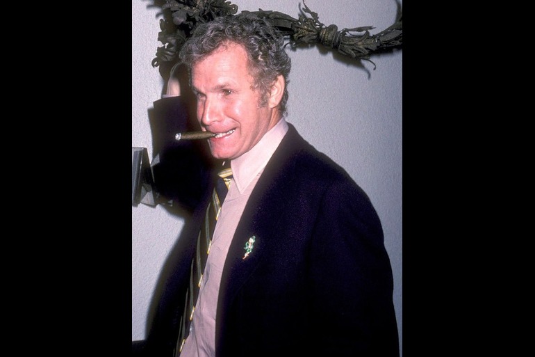 Wayne Rogers Net Worth 2025 – Ranking Among the Richest MAS*H Stars